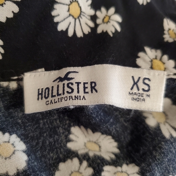 Hollister Cropped Button Up Shirt XS/S Black Tie Front Floral Festival Daisy‎ - Picture 3 of 10
